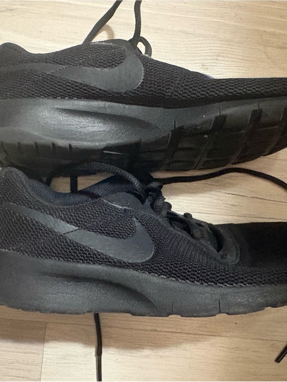 Nike Women’s All-Black Lightweight Running Shoes